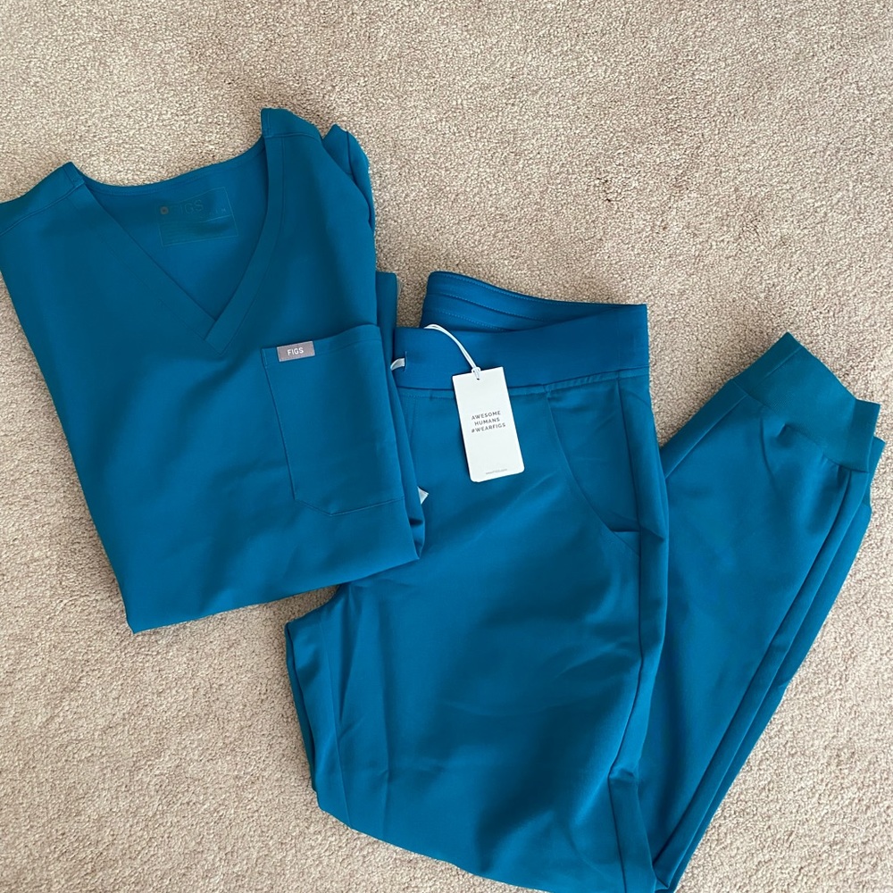 FIGS scrubs Pacific Blue Zamora 2.0 joggers M and Catarina 1 pocket top M